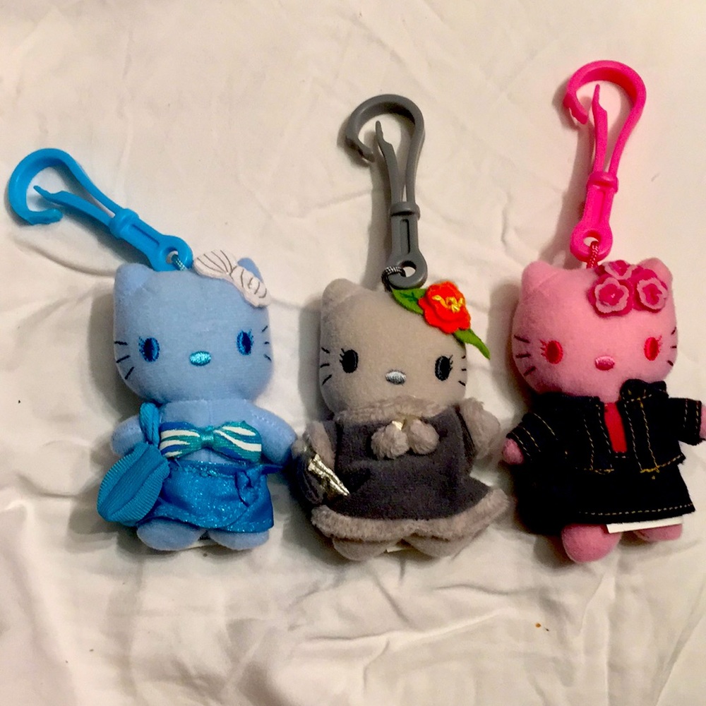 3 Hello kitty x mc Donald bag charms key chains
